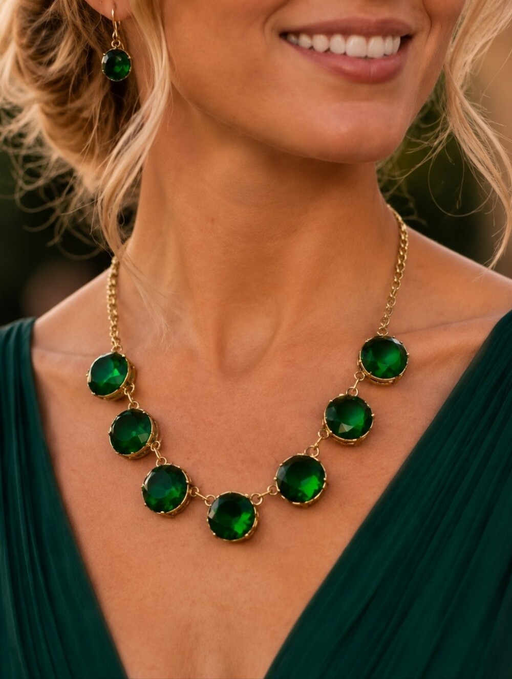 Erica Lyons Emerald Green Colored Faceted Thick Round Lucite Gold Tone Necklace